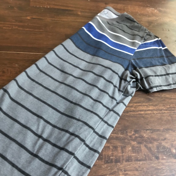 Akuma V-Neck T-Shirt - Picture 4 of 9